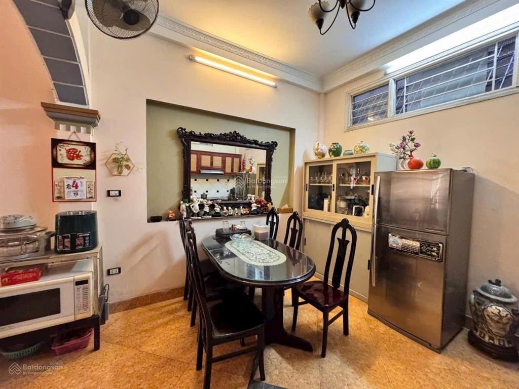 Lô góc nhà riêng phố thái thịnh ngõ rộng nhà khung cột 5 tầng, dt 45m, mt 3,6m. giá 13,2 tỷ
