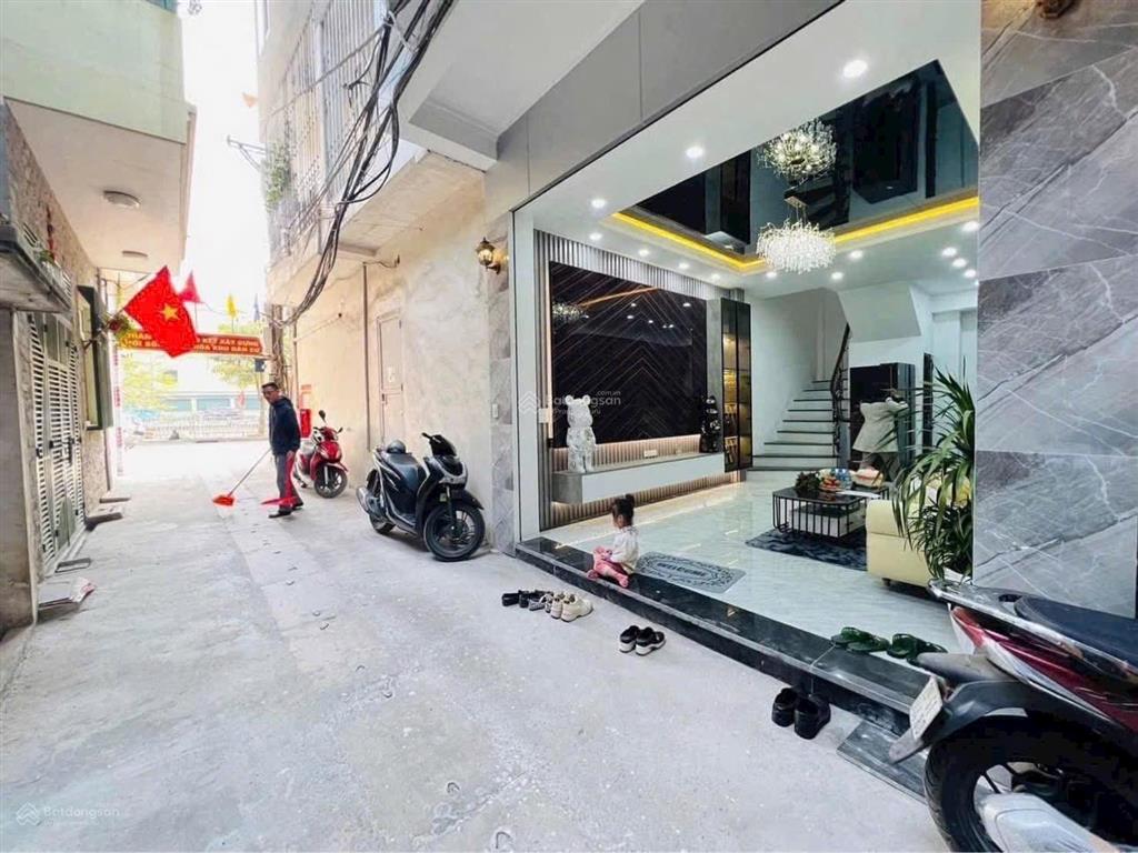 Lê trọng tấn thanh xuân ngõ thông 1 nhà ra phố nhà dân xây ôtô vào nhà 38m, 6t, mt 4,2m. 12,4 tỷ