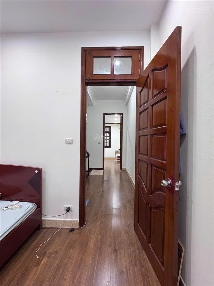 Phân lô vip hoàng cầu giá rẻ bất ngờ 2 mặt ngõ thoáng 10m ra ôtô gần hồ 55m, 5t, mt 4,5m. 13,2ty