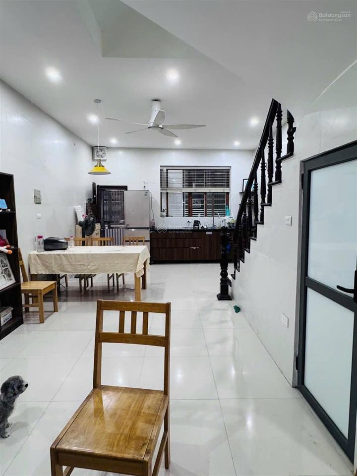 Phân lô vip hoàng cầu giá rẻ bất ngờ 2 mặt ngõ thoáng 10m ra ôtô gần hồ 55m, 5t, mt 4,5m. 13,2ty