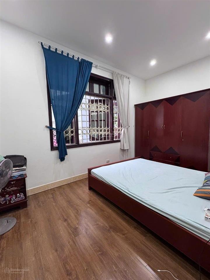 Phân lô vip hoàng cầu giá rẻ bất ngờ 2 mặt ngõ thoáng 10m ra ôtô gần hồ 55m, 5t, mt 4,5m. 13,2ty