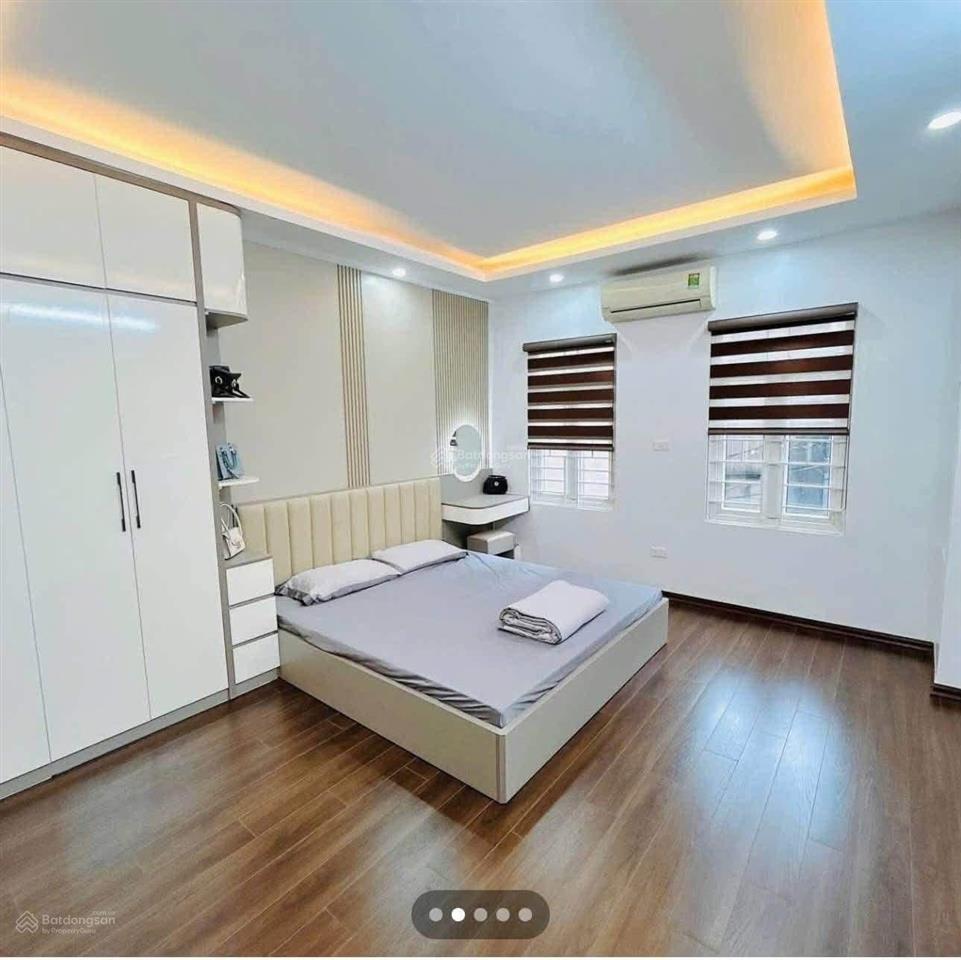 Bán nhà giá hời khu giá chỉ 7,3 tỷ nhà 5 tầng ngõ 37 bằng liệt vị trí đẹp dân xây gần phố