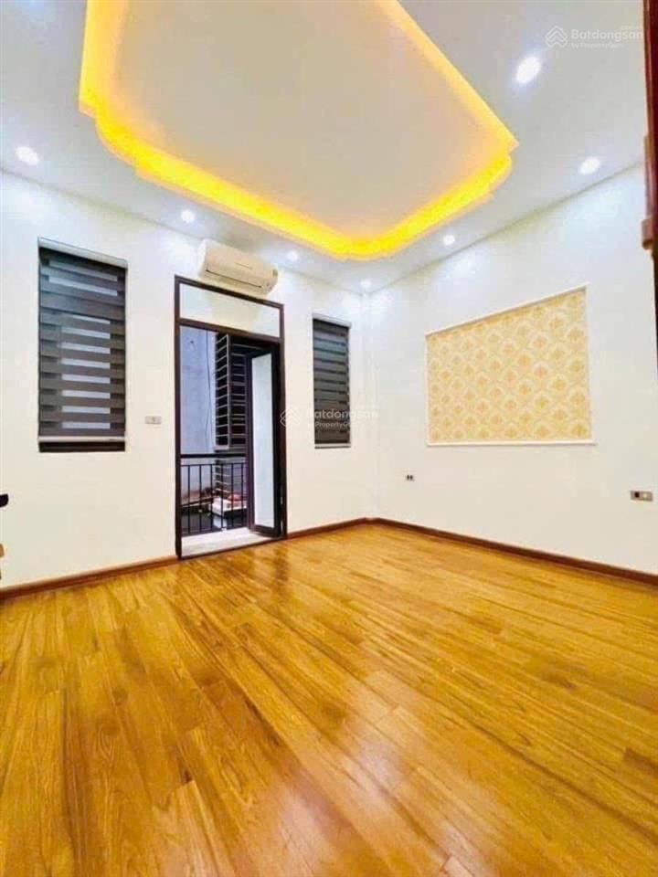 Nhà dân xây 5 tầng nhà riêng kim giang hoàng mai ngõ rộng thoáng 40m2, mt 4m. giá 7,5 tỷ