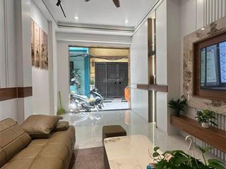 Bán nhà gần đh ngoại thương chùa láng ngõ rộng thang máy xịn nhà đẹp dt 50m, 5 tầng. giá 14 tỷ