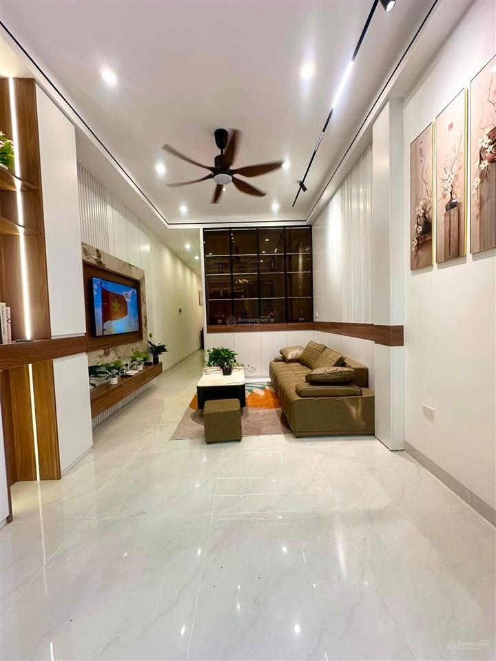 Bán nhà gần đh ngoại thương chùa láng ngõ rộng thang máy xịn nhà đẹp dt 50m, 5 tầng. giá 14 tỷ