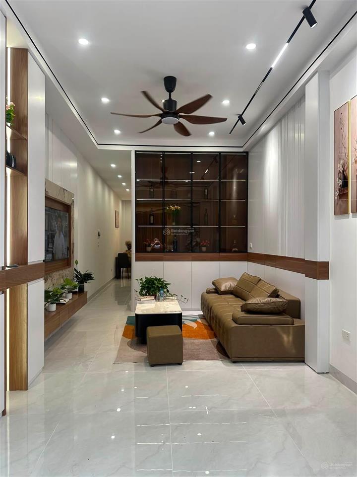 Bán nhà gần đh ngoại thương chùa láng ngõ rộng thang máy xịn nhà đẹp dt 50m, 5 tầng. giá 14 tỷ