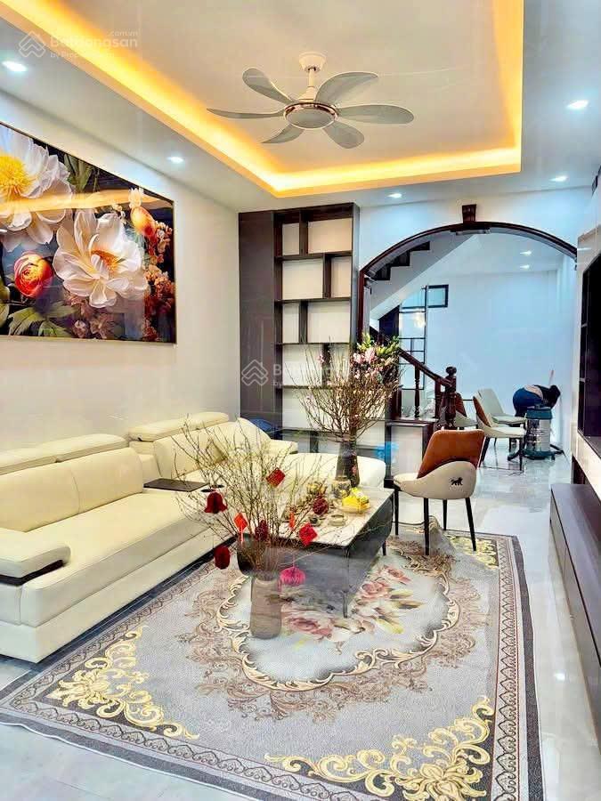 Giảm sốc chỉ còn 15,5 tỷ lõi ba đình, ô tô qua  kinh doanh 10m ra mặt phố mới la thành, dt 50m