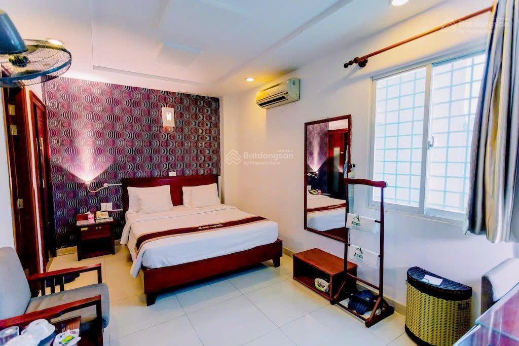 Bán mặt tiền vip thương hiệu chợ bến thành lý tự trọng quận 1 dt 8x21m 7 lầu hđt 300tr/th 125 tỷ