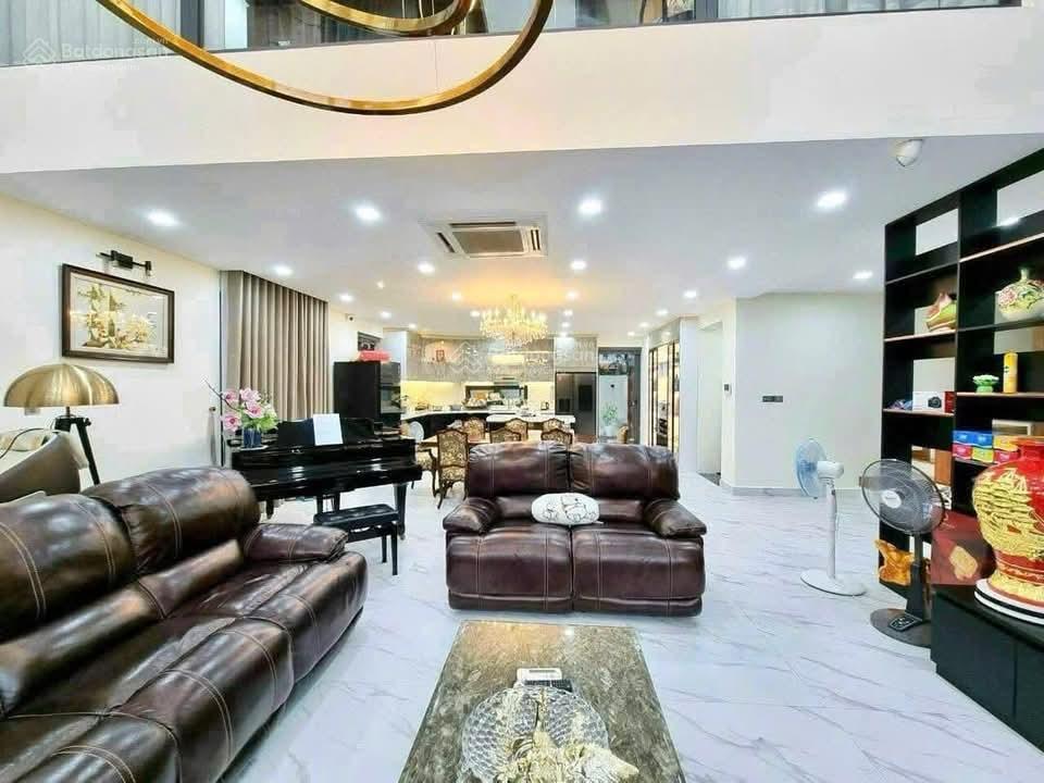 Chính chủ bán tòa nhà hạng b mặt tiền 170 hai bà trưng, p. đa kao q1  dt 21x33m hầm 10 lầu 675 tỷ