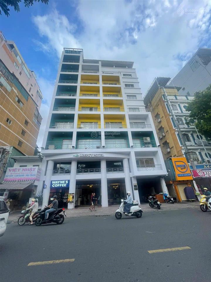 Bán khách sạn vip 40 phòng gần chợ bến thành quận 1  dt 8x20m hầm 8 lầu hđt 400tr/th giá 138 tỷ
