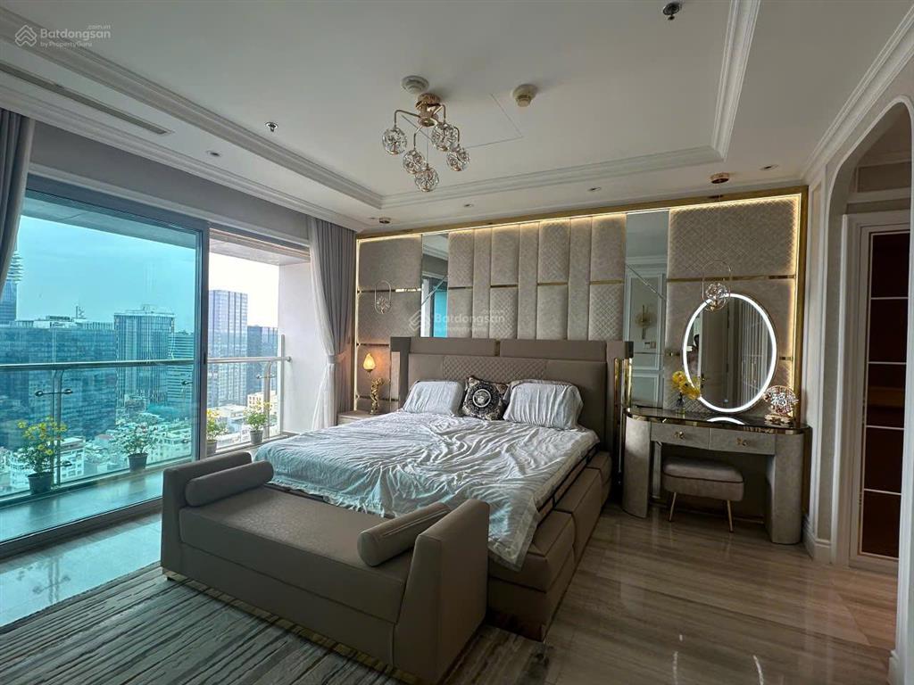 Bán siêu mặt tiền trần hưng đạo q5  dt 15x26m xây 2 hầm 12 lầu thu nhập 800tr/th giá 122 tỷ