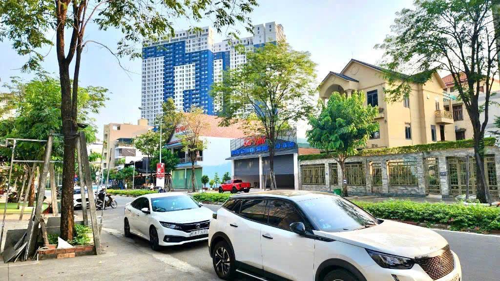 Hàng vip  bán nhà mặt tiền ngay công xã paris  nguyễn du q1  dt 12x31 5 lầu hđt 450tr/th 400 tỷ