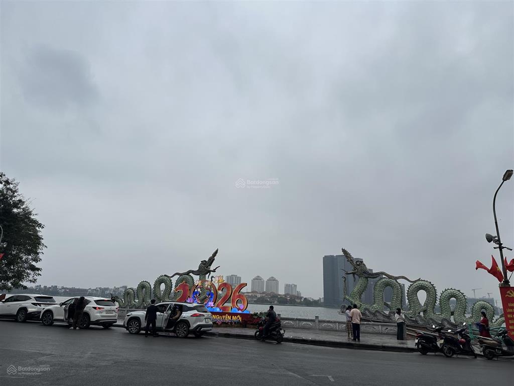 Bán nhà 4 tầng vị trí đẹp dt 58m2mt 5.5m lô gócgara hàng xóm ciputraphú thượngtây hồ.giá13.8tỷ