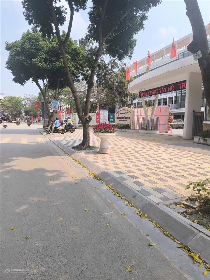 Bán nhà 4 tầng vị trí đẹp dt 58m2mt 5.5m lô gócgara hàng xóm ciputraphú thượngtây hồ.giá13.8tỷ