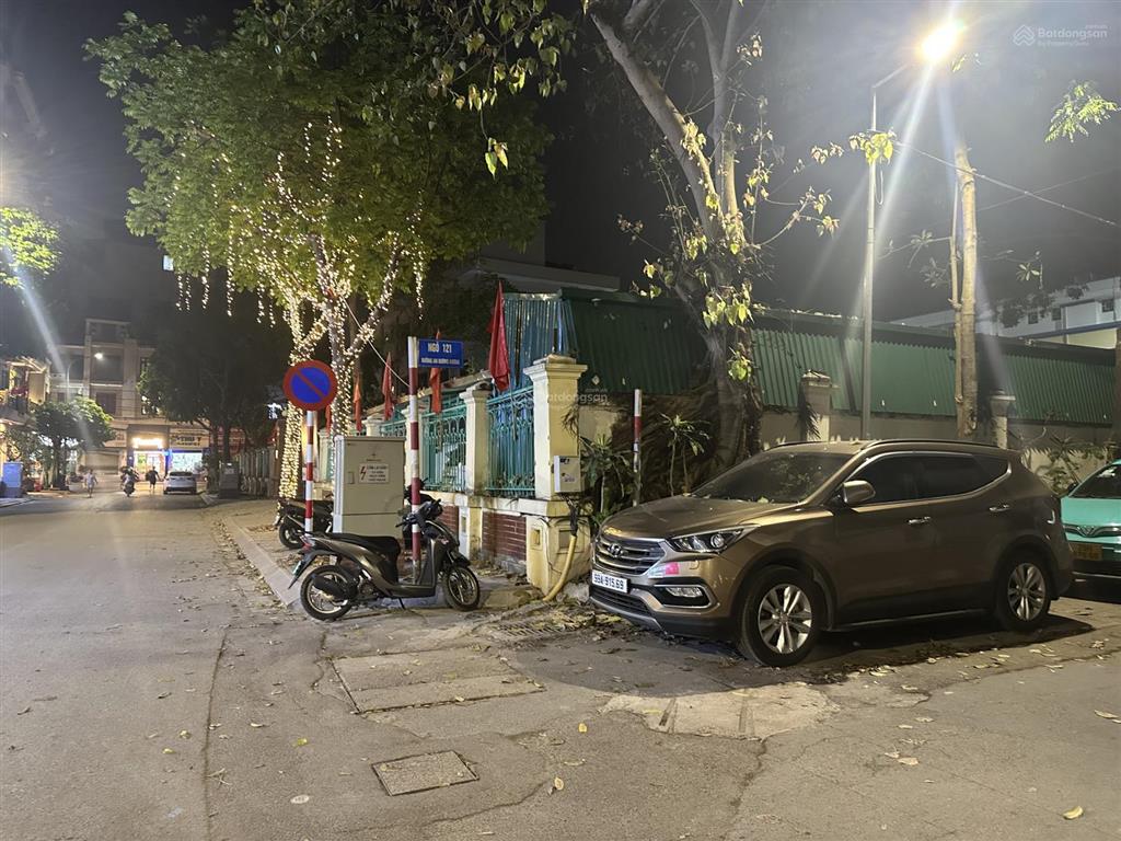 Bán nhà 2 tầng rẻ, đẹp mặt phố dt 101m2 mt 5mgaravỉa hèmặt phố phú xáphú thượngtây hồ.giá 25tỷ