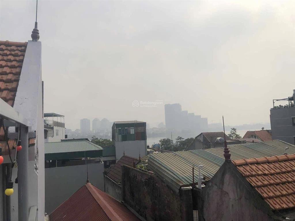 Bán nhà 5 tầng view hồ tây dt 63m2mt 4mnhà 2 thoáng ôtô đỗ cổnggần phố nhật chiêutây hồ.giá19đ