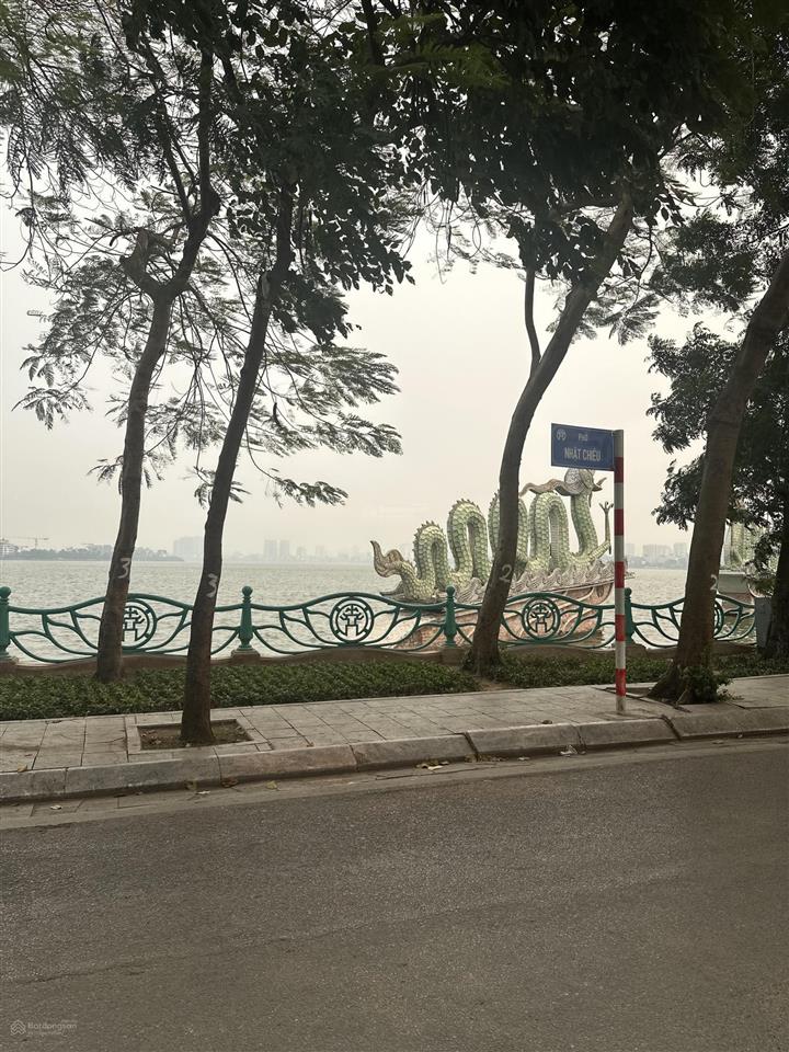 Bán nhà 5 tầng view hồ tây dt 63m2mt 4mnhà 2 thoáng ôtô đỗ cổnggần phố nhật chiêutây hồ.giá19đ