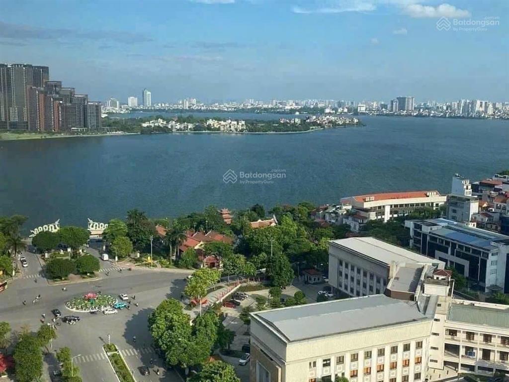 Bán nhà 5 tầng view hồ tây dt 63m2mt 4mnhà 2 thoáng ôtô đỗ cổnggần phố nhật chiêutây hồ.giá19đ