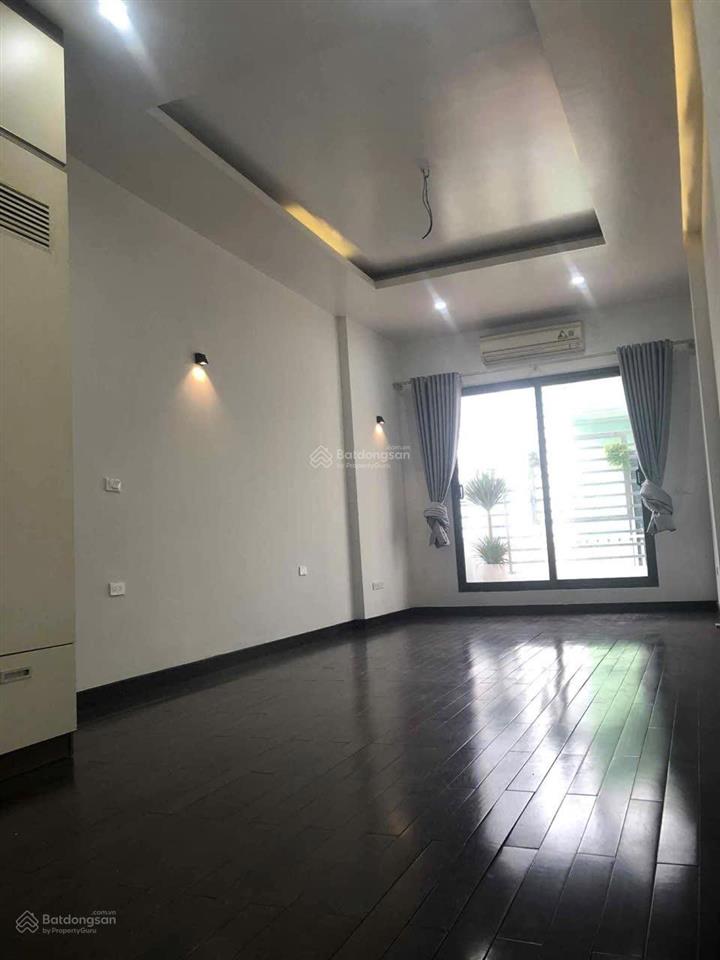 Bán nhà view hồ tây 5 tầng giá rẻ, đẹp dt 63m2mt 3.8mgần hồ tâyphố nhật chiêutây hồ.giá 19 tỷ