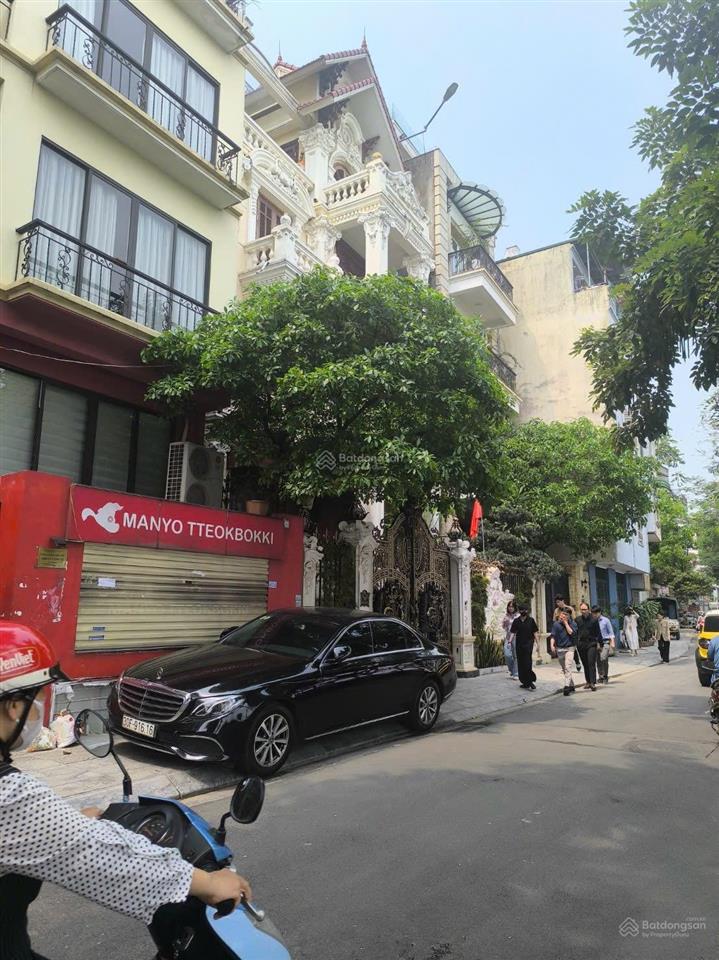 Bán nhà 5 tầng rẻ, đẹp gần hồ tây dt 57m2mt4.2môtô đỗgần hồ tâyphố nhật chiêutây hồ.giá20.6tỷ
