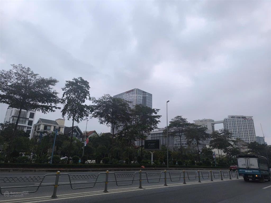Bán đất giá rẻ và đẹp mặt phố dt 101m2 mt 5mgara 4 ôtô mặt phố phú xáphú thượngtây hồ.giá 25tỷ