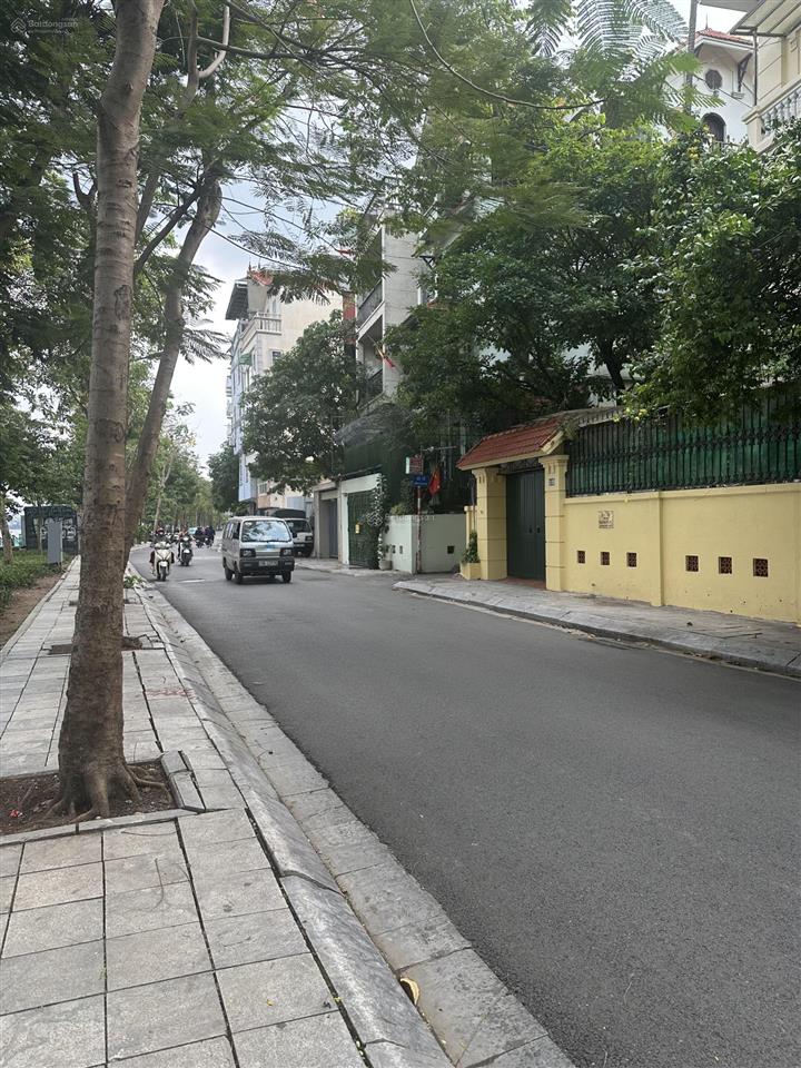 Bán nhà 5tầng đẹp view hồ tây dt102m2mt6.3mgaralôgóc 3 thoángphố nhật chiêutây hồ.giá39.5tỷ