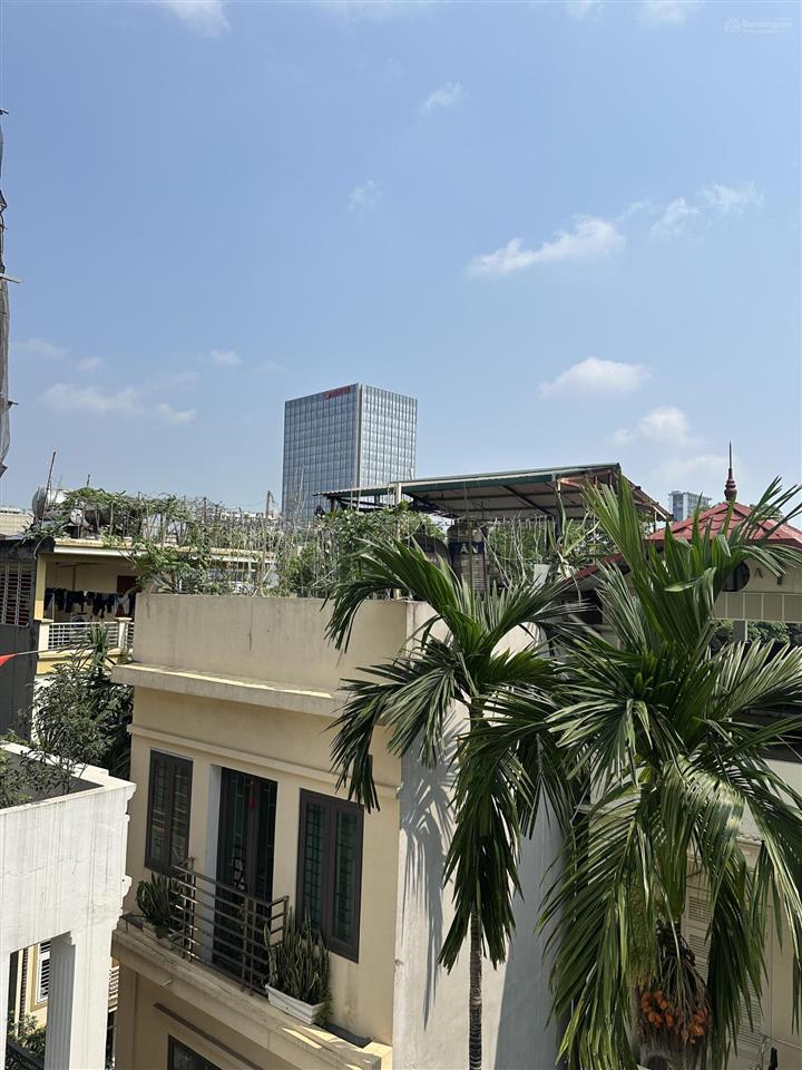 Bán nhà 5tầng giá rẻ và view hồ dt 101m2mt 6.5mlôgóc 3 mặt thoángphố nhật chiêu tây hồ.zá39tỷ