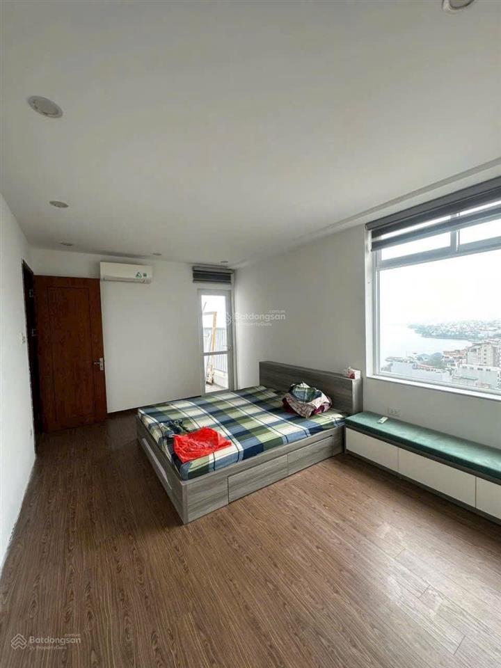 Bán nhà 5tầng giá rẻ và view hồ dt 101m2mt 6.5mlôgóc 3 mặt thoángphố nhật chiêu tây hồ.zá39tỷ