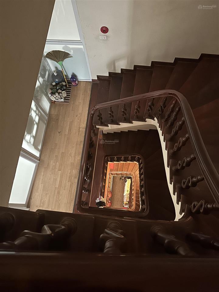 Bán nhà 5 tầng đẹp dt158m2mt 9.9mkhu phân lôvỉa hèôtô tránhgarađường võng thịtây hồ.giá43tỷ