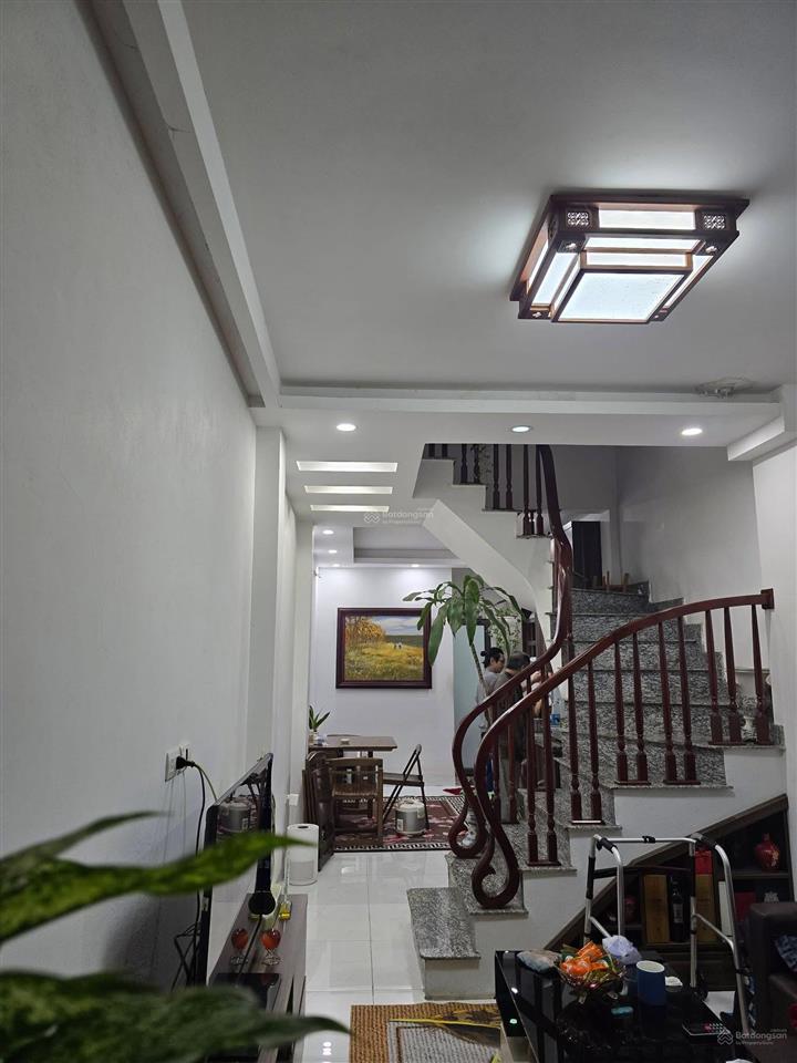Bán nhà 3 tầng dt 36m2mt 3mđẹp ở ngaygần đường ôtô tránh & cv cầu giấyđường cầu giấy.giá6.6tỷ