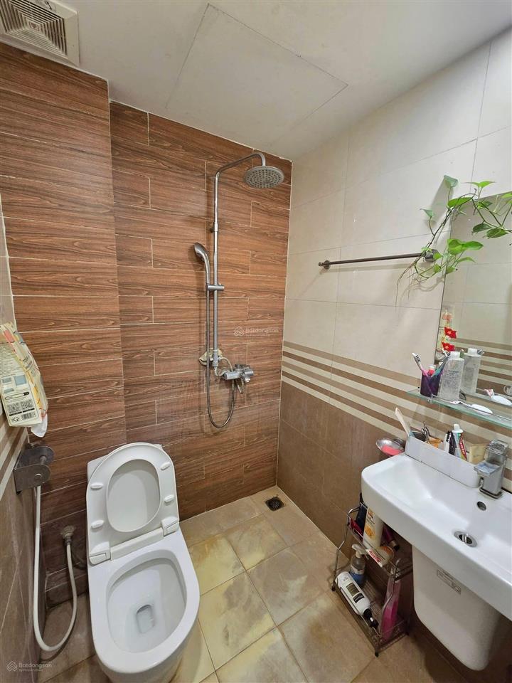 Bán nhà 3 tầng dt 36m2mt 3mđẹp ở ngaygần đường ôtô tránh & cv cầu giấyđường cầu giấy.giá6.6tỷ