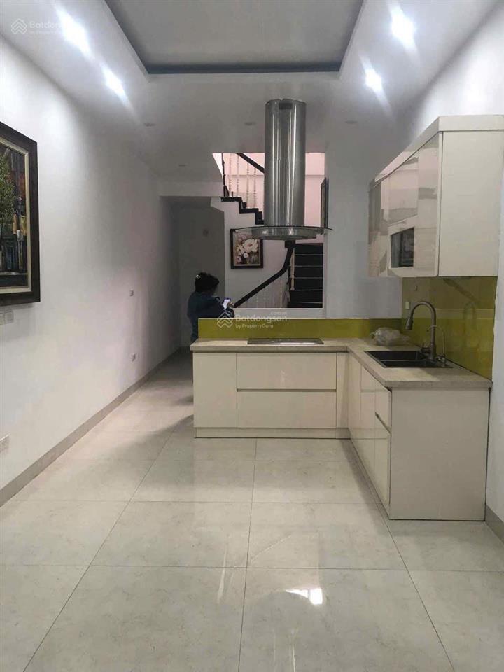 Bán nhà 5 tầng view hồ tây dt 61m2mt~4mnhà 2 thoáng ôtô đỗ cổnggần phố nhật chiêutây hồ
