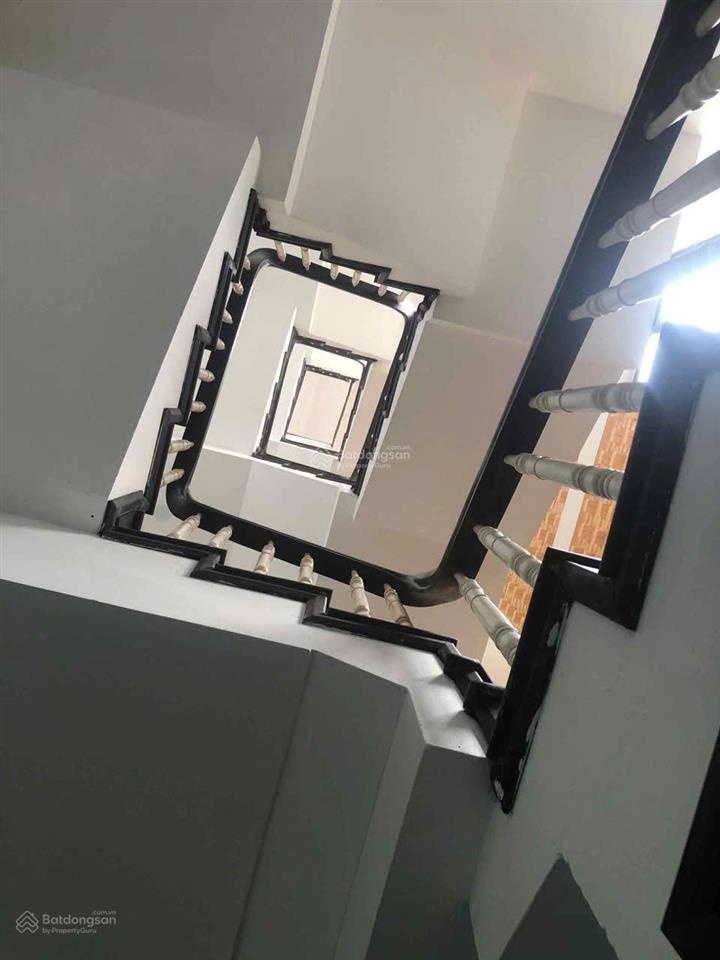 Bán nhà 5 tầng view hồ tây dt 61m2mt~4mnhà 2 thoáng ôtô đỗ cổnggần phố nhật chiêutây hồ
