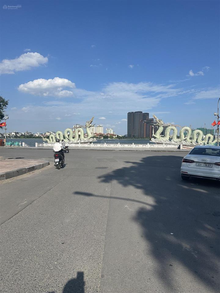 Bán cấp 4 mặt phố trịnh công sơn 188m2 mt 9.7m  vỉa hè  khách về mua xây 9t view hồ tây. giá 99tỷ