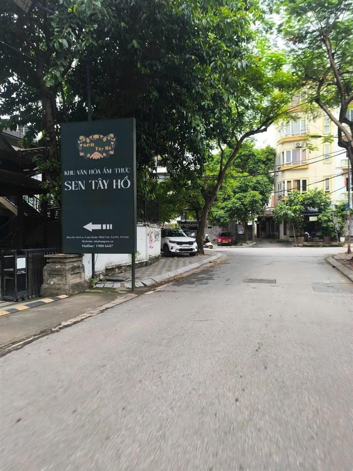 Bán cấp 4 mặt phố trịnh công sơn 188m2 mt 9.7m  vỉa hè  khách về mua xây 9t view hồ tây. giá 99tỷ