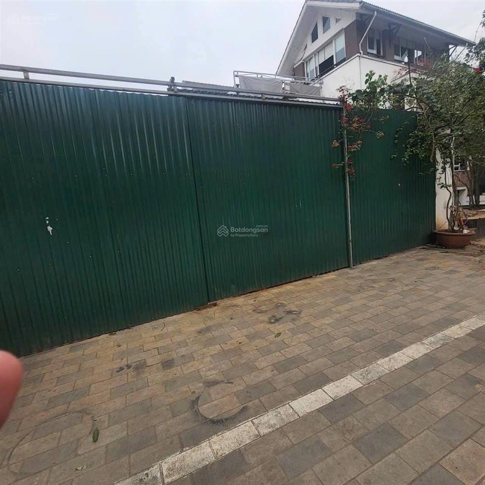 Bán nhà cấp 4 dt 169m2mt 6.6mview hồ tây đẹpvỉa hè rộngmặt phố lạc long quântây hồ. giá 79 tỷ
