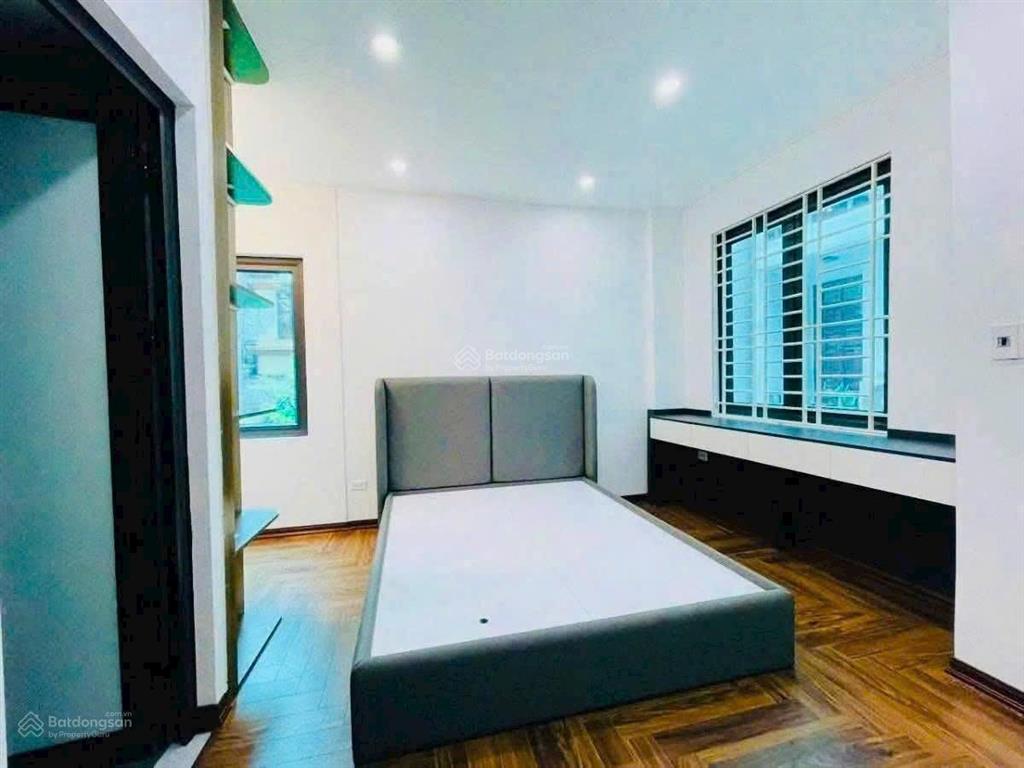 Bán nhà 6tầngdt38m2mt4.2mview hồthang máygaraôtô tránhphố hoàng quốc việtcầu giấy.giá15.5tỷ