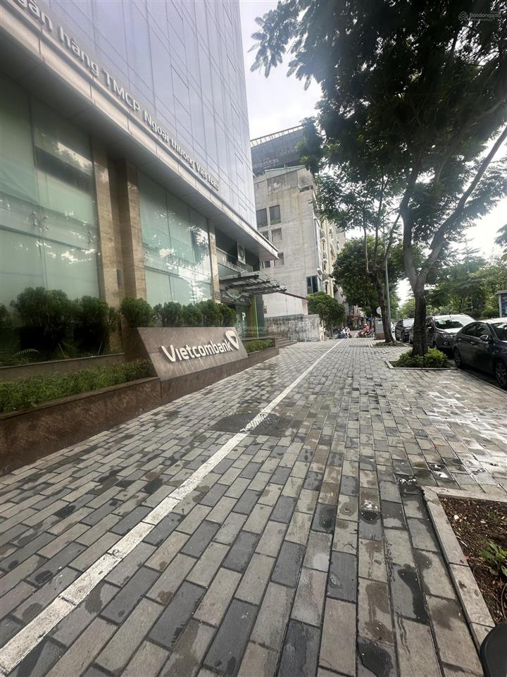 Bán nhà cấp 4 dt 345m2 mt 13m 2 thoáng view hồ tây vỉa hè gara mp lạc long quân tây hồ. giá 196 tỷ
