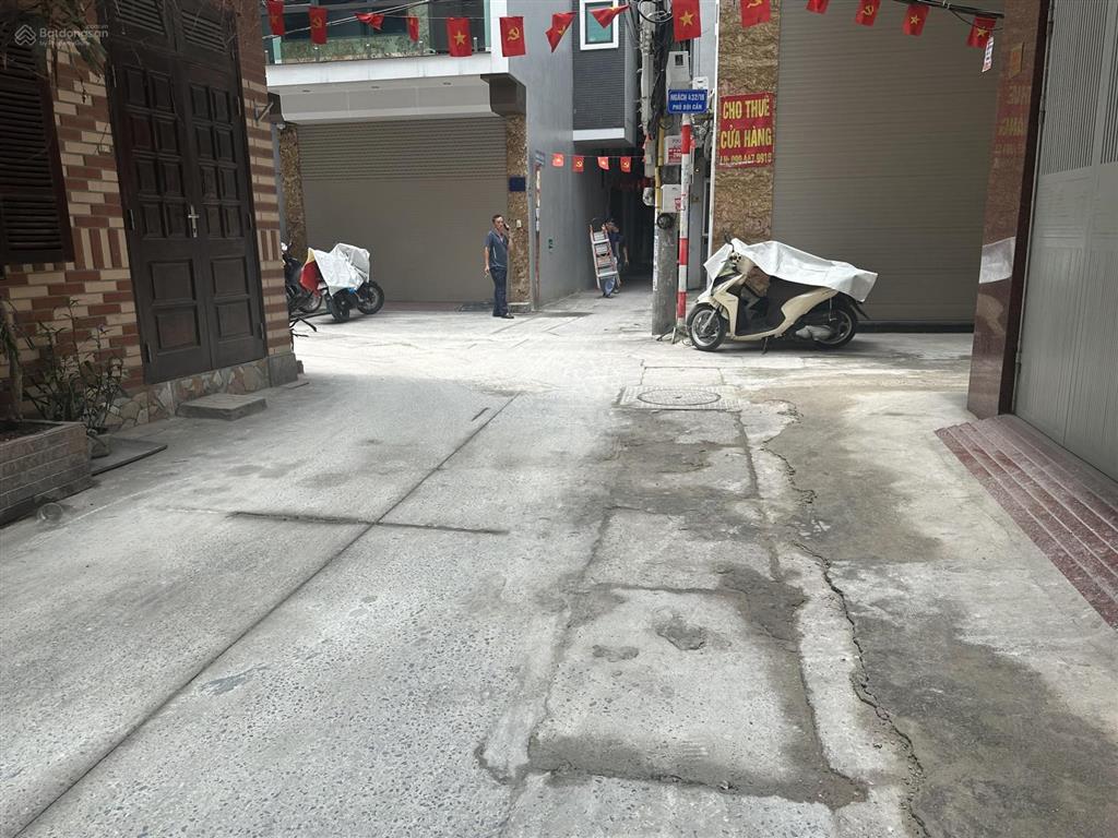Bán nhà 3 tầng dt 128m2mt 7,2m2 mặt thoángchỉ 3 bước chân ra phố linh langtt ba đình.giá21.3tỷ