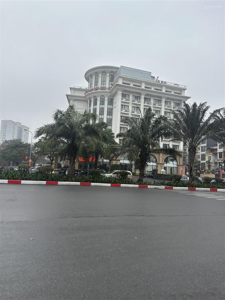 Bán nhà 6 tầnggaramặt phố thụy khuêtây hồgần hồ tâyvỉa hèthang máy dt 105m2mt9.5m.giá40tỷ