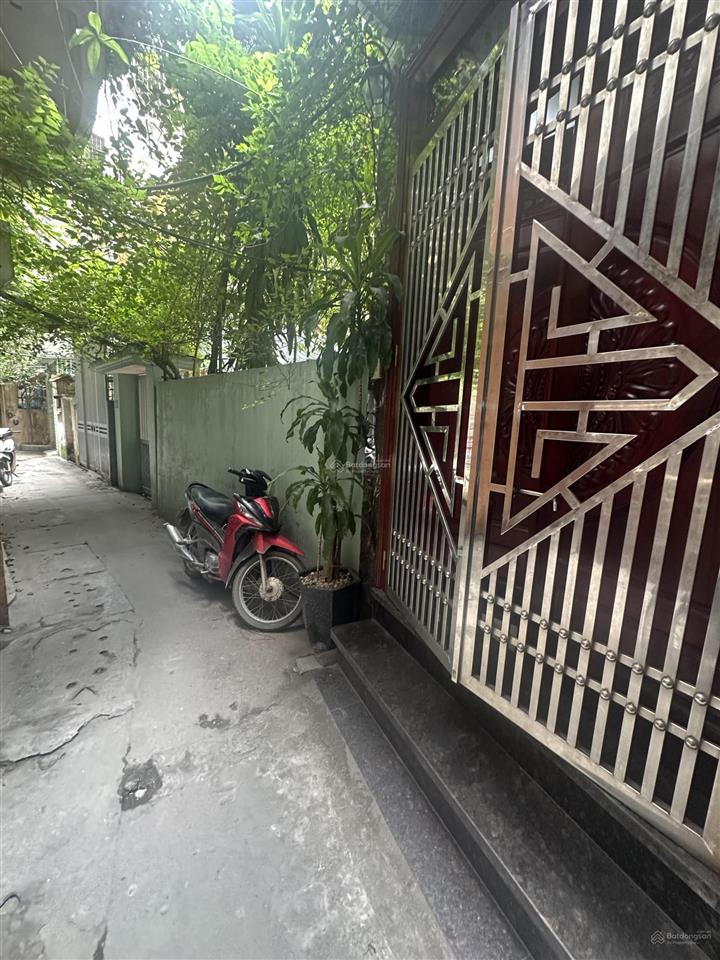 Bán nhà 4 tầng dân xây dựng dt 172m2  mt 9.9m  gần hồ tây và phố lạc long quântây hồ. giá 25tỷ