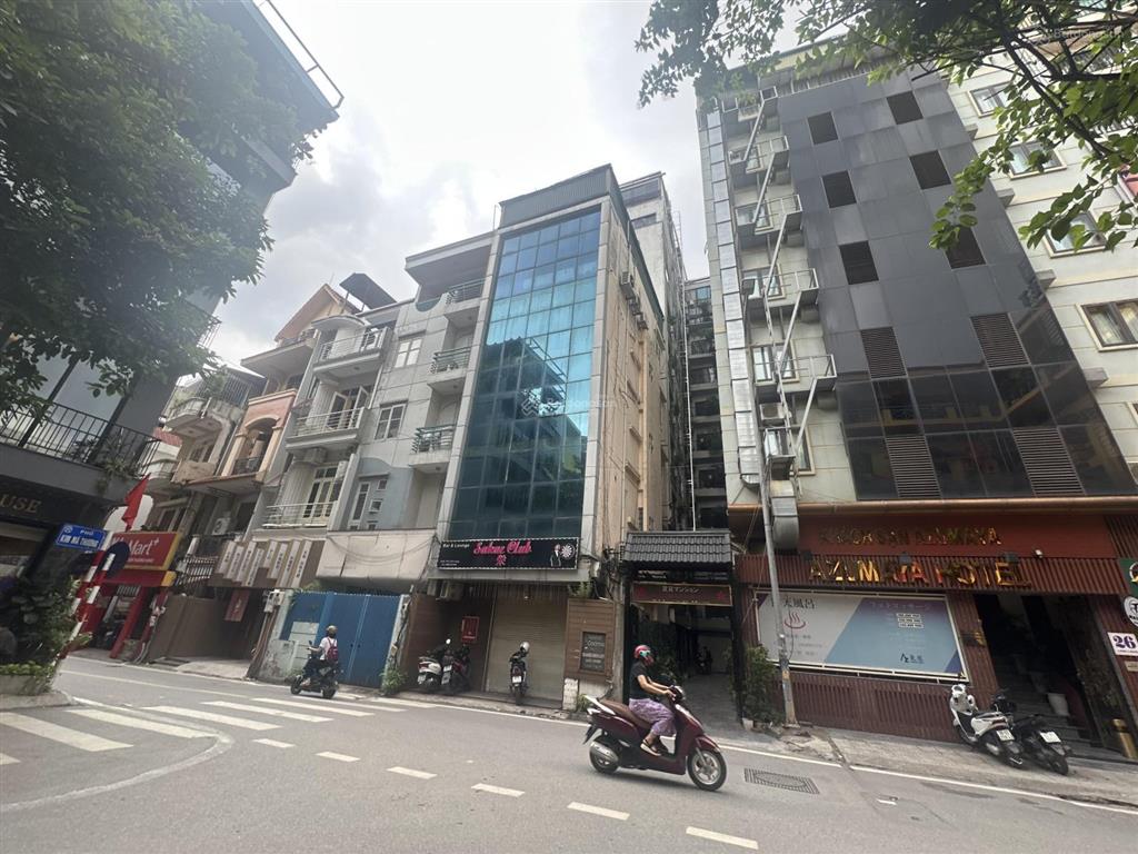 Bán nhà 3 tầng dt 130m2mt 7,5mnhà 2 mặt thoángchỉ 20m ra đến phố linh langtt ba đình.giá21.3tỷ