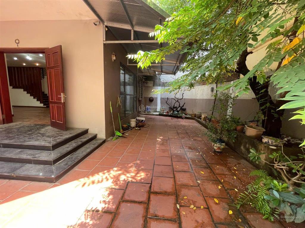 Bán nhà 3 tầng dt 130m2mt 7,5mnhà 2 mặt thoángchỉ 20m ra đến phố linh langtt ba đình.giá21.3tỷ