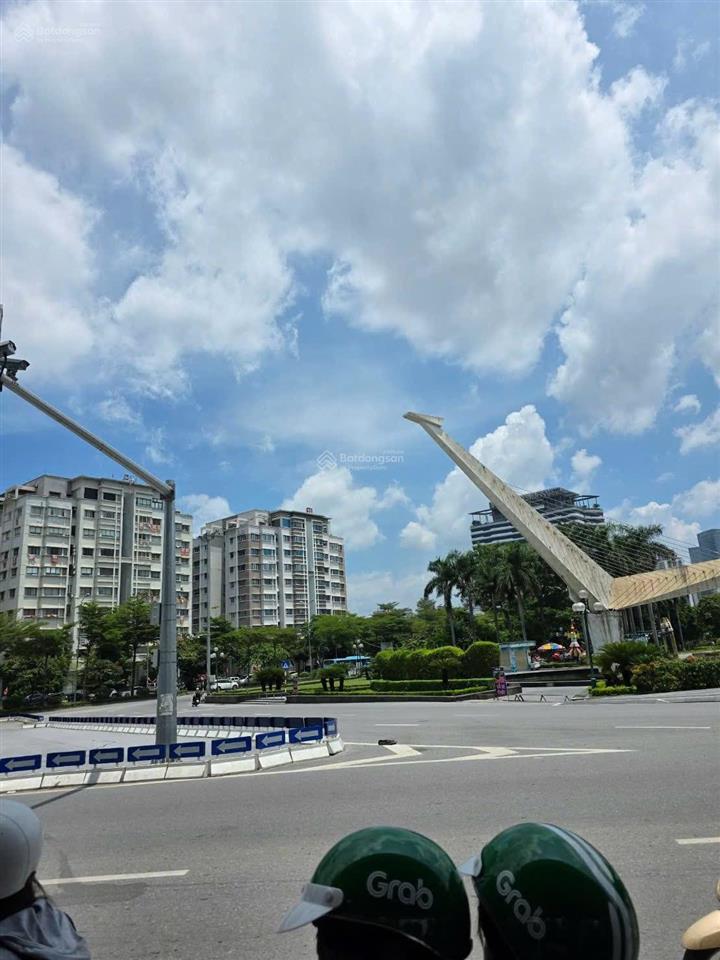Bán nhà 7 tầng đẹp dt130m2mt8.5mmặt phố đỗ nhuậnphân lôvỉa hègaraxuân đỉnhhà nội. giá52.8tỷ