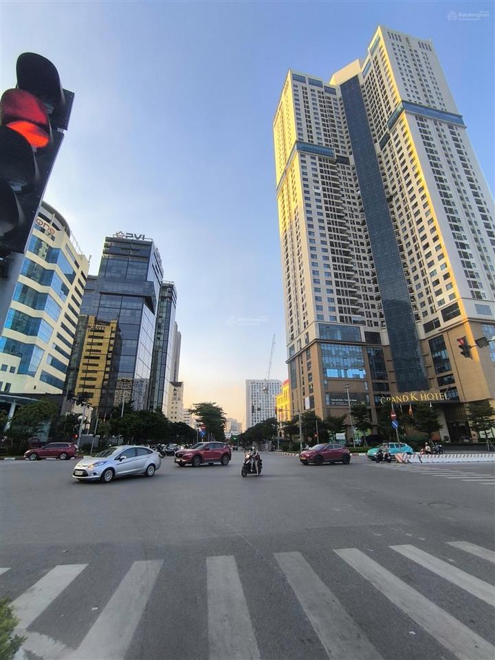 Bán căn chung cư penhous tuyệt đẹp khu cầu giấygần kangnam dt386m2có 4 ngủ rộng và đẹp.giá39.9tỷ