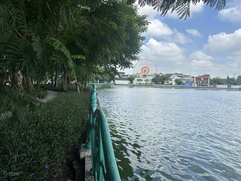 Bán nhà 2tầng dt346mmt12.6m2 thoáng view hồ tâyvỉa hègaramặt phố lạc long quân tây hồ.giá155tỷ