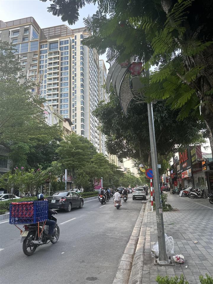 Bán nhà 2tầng dt346mmt12.6m2 thoáng view hồ tâyvỉa hègaramặt phố lạc long quân tây hồ.giá155tỷ