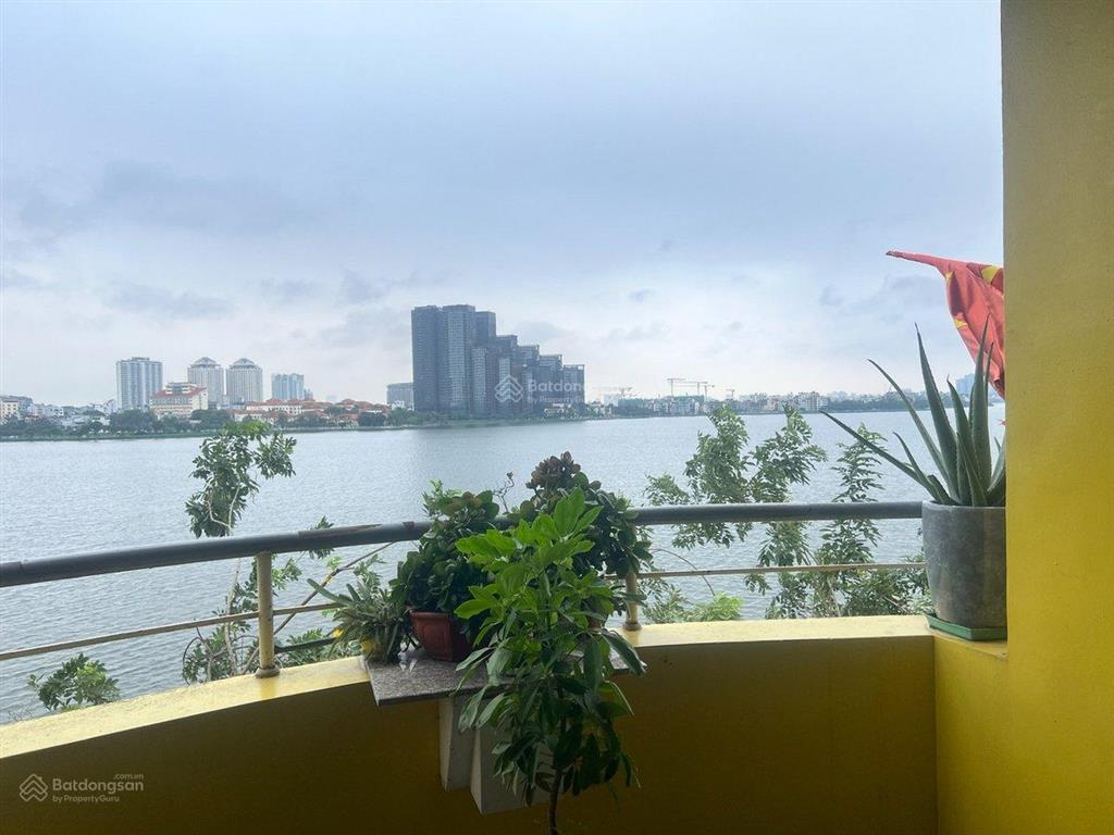 Bán nhà đẹp 4 tầng view hồ tây dt 68m2mt 6mlô gócô tô vào nhàphố nhật chiêutây hồ.giá24.5tỷ