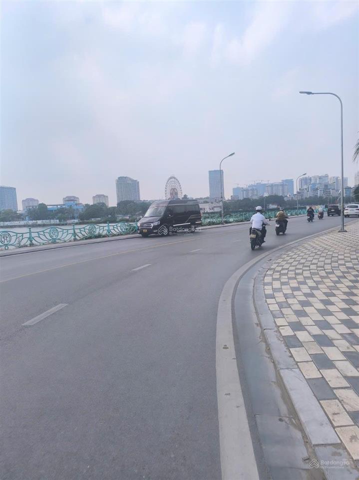 Bán nhà 5 tầng view hổ tây đẹp dt 102m2mt 7mlo goc 3 mặt thoángphố nhật chiêutây hồ.giá39.5tỷ