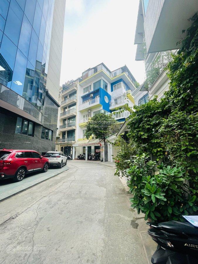 Bán nhà 7 tầng view hồ tây đẹp dt 193m2mt 9m2gara 3 ôtôgần hồ tâyphố trích sàitây hồ.giá68tỷ